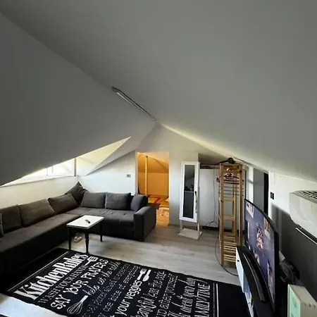 Apartament Kirevi 2- Airport *