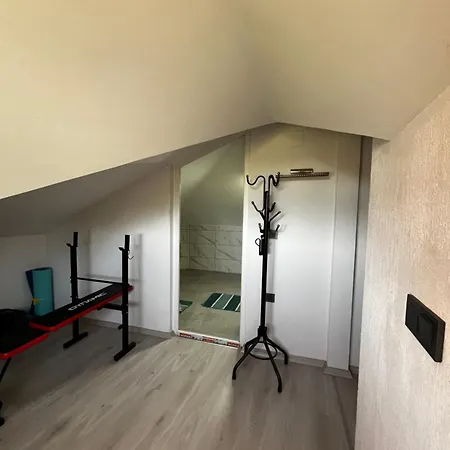 Kirevi 2- Airport Apartament *