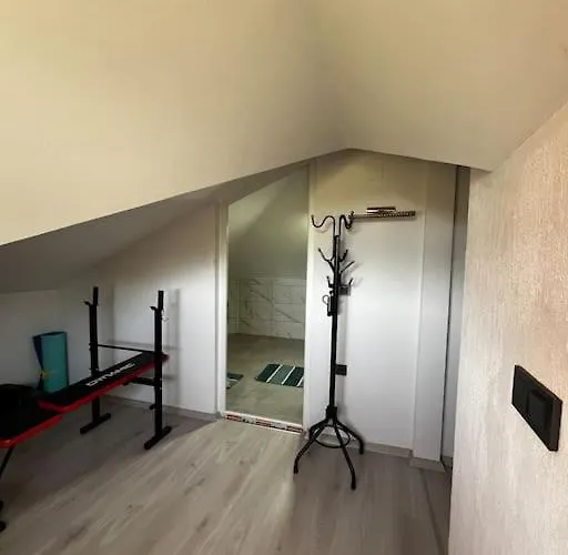 Kirevi 2 - Airport *